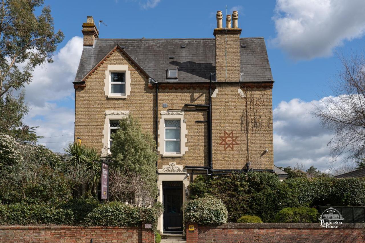 Burlington House Boutique Bed and Breakfast Oxford Exteriör bild The former station building
