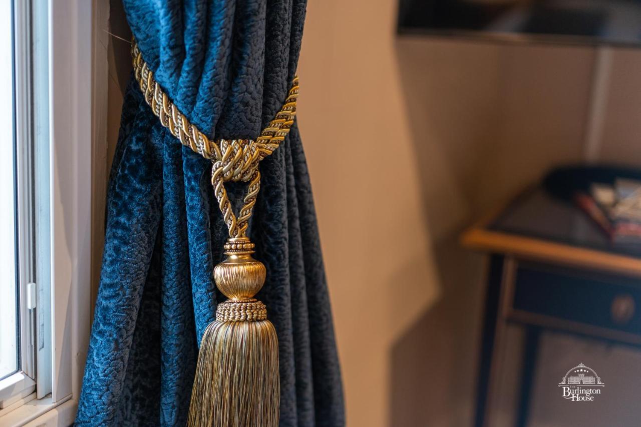 Burlington House Boutique Bed and Breakfast Oxford Exteriör bild A curtain tieback