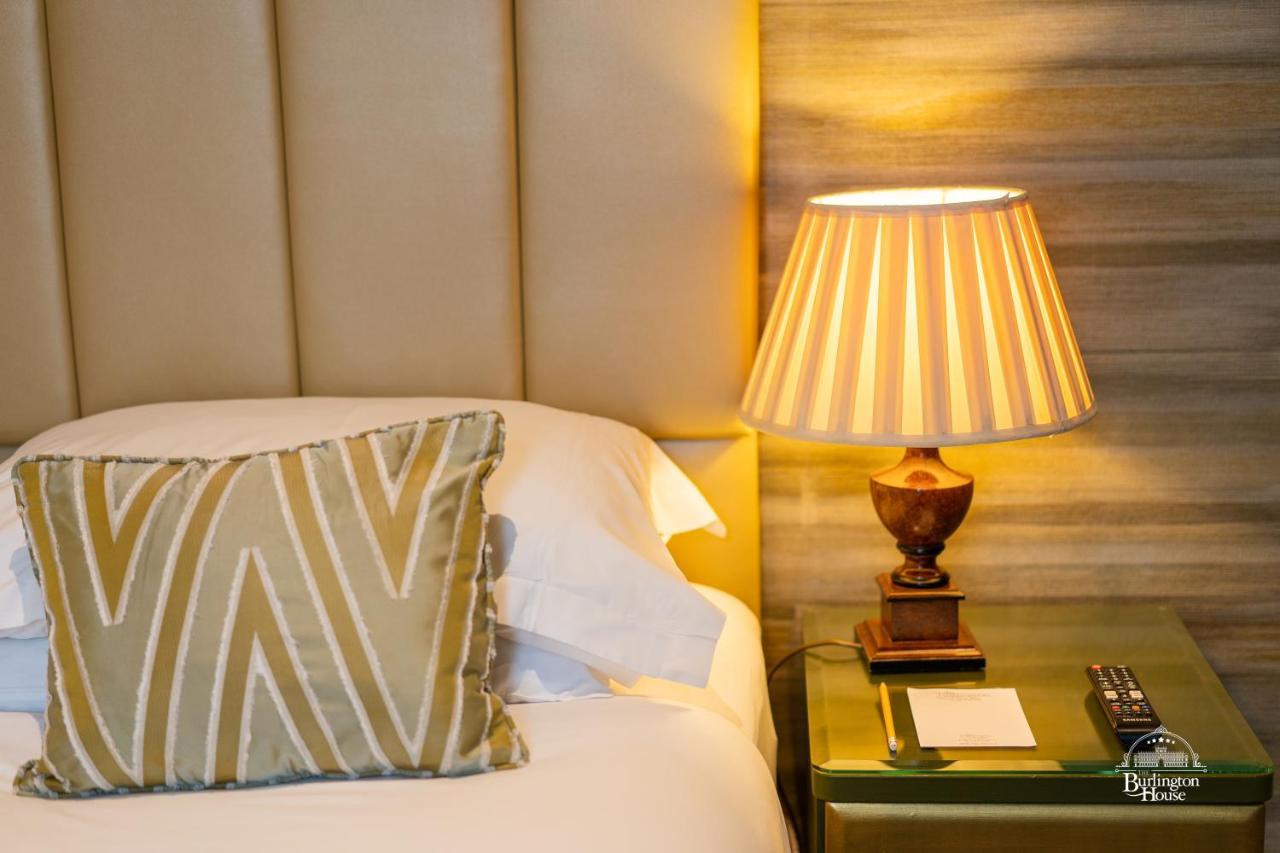 Burlington House Boutique Bed and Breakfast Oxford Exteriör bild A lampshade