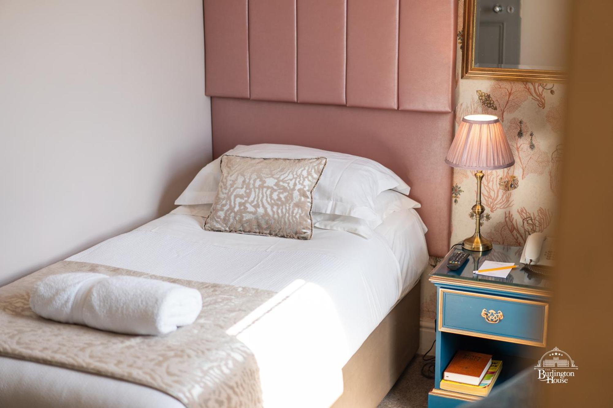 Burlington House Boutique Bed and Breakfast Oxford Rum bild A single bed