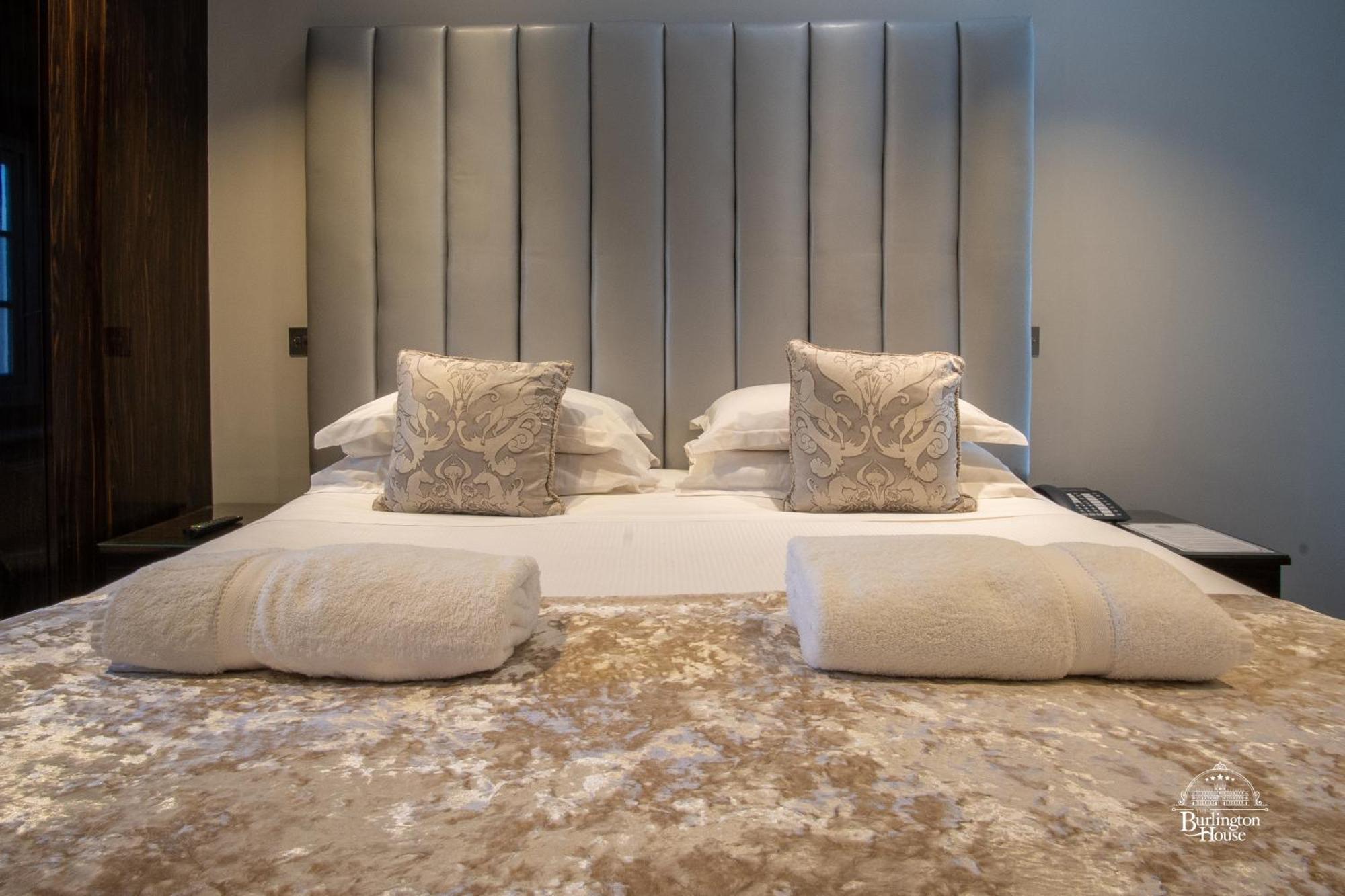 Burlington House Boutique Bed and Breakfast Oxford Rum bild A bedroom at the hotel