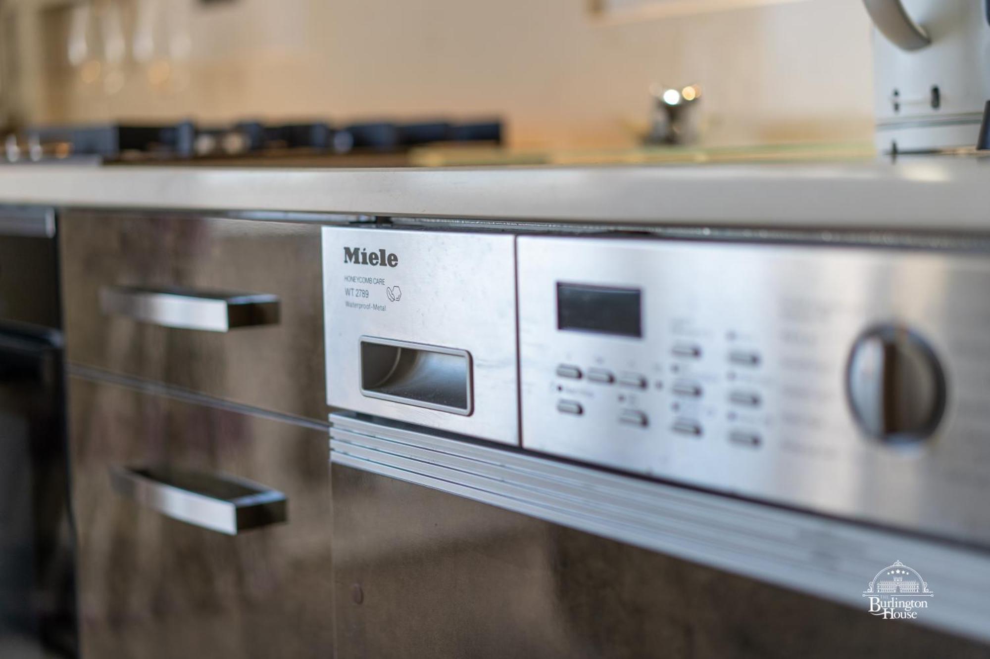 Burlington House Boutique Bed and Breakfast Oxford Exteriör bild Miele dishwasher