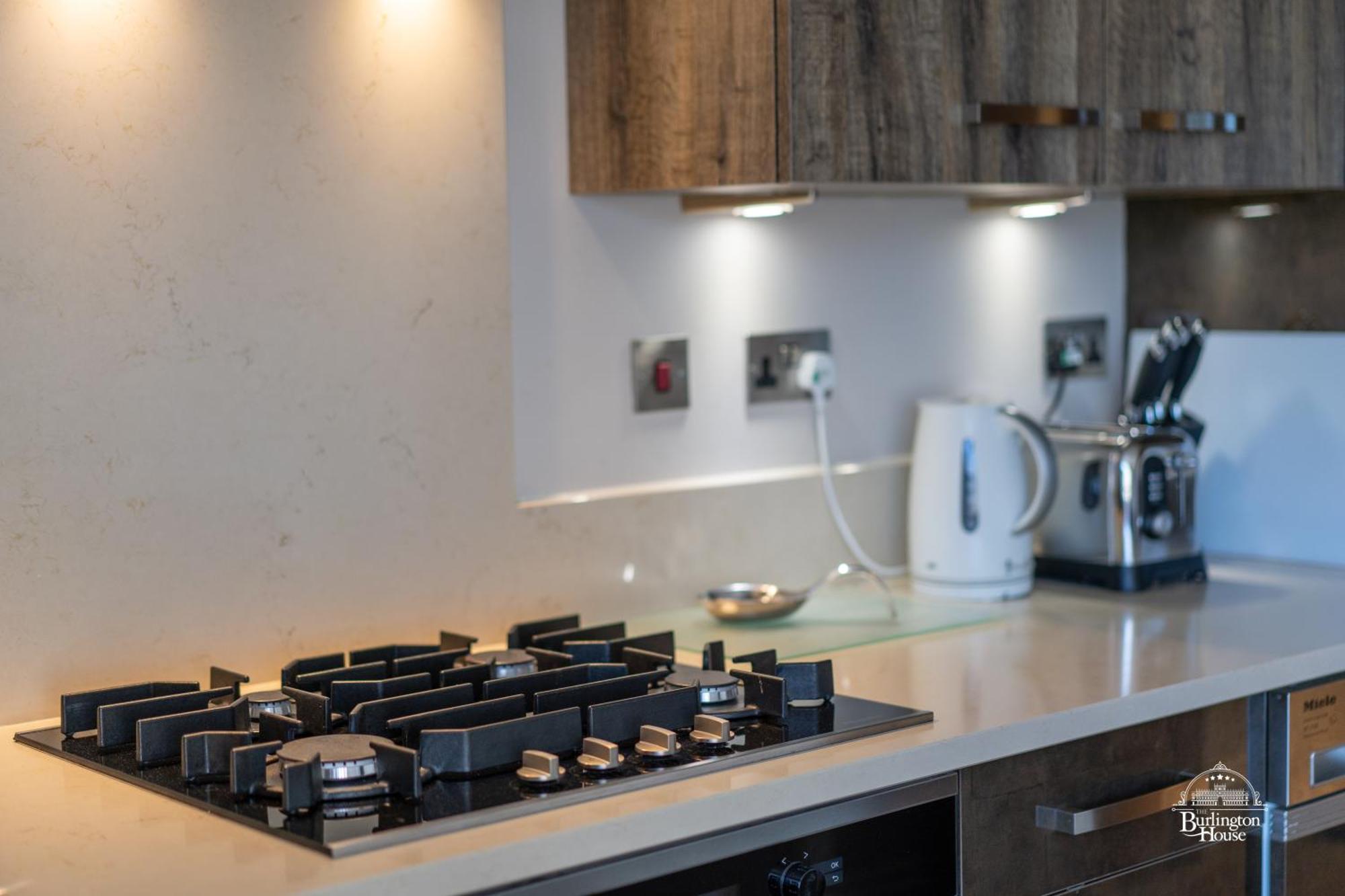 Burlington House Boutique Bed and Breakfast Oxford Exteriör bild A gas hob