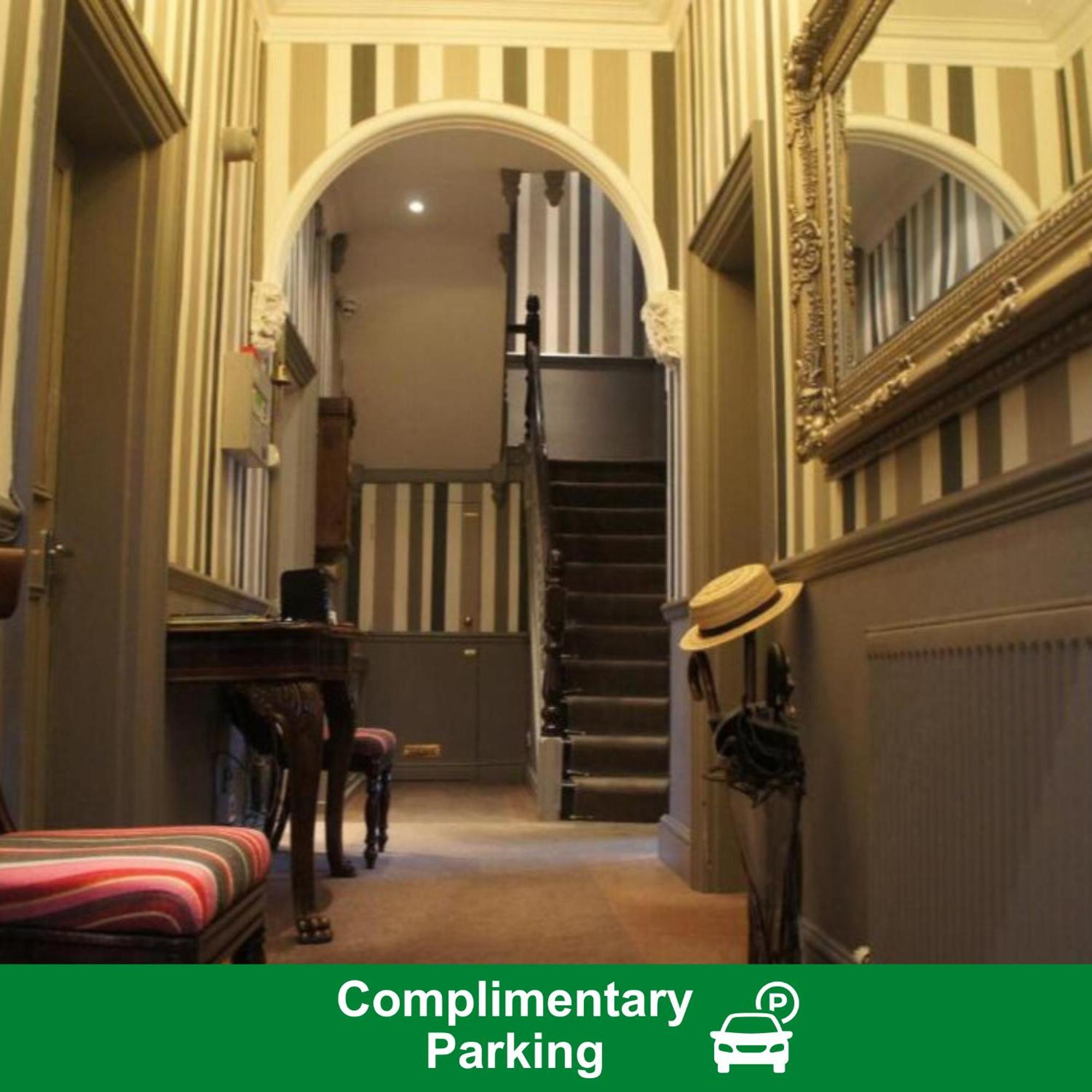 Burlington House Boutique Bed and Breakfast Oxford Exteriör bild The entrance to the theatre